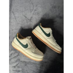 Nike Air Force 1 '07 Hombre Blanco/Verde/Amarillo