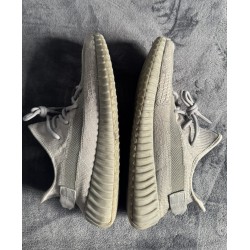 Adidas Yeezy Boost 350 V2 Gris Unisex - Comodidad y Estilo